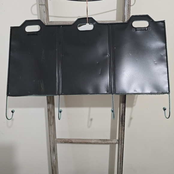 ⭐️40% off ⭐️ Three Pocket Letter and Keys Wall Caddy - Picture 5 of 7